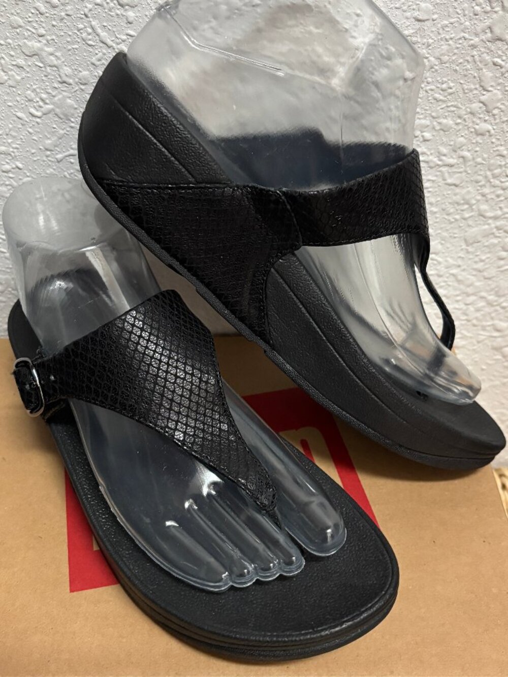 Fitflop The Skinny Women's T-Strap Wedge Sandal E58-424 Black Snake Size 7 NIB